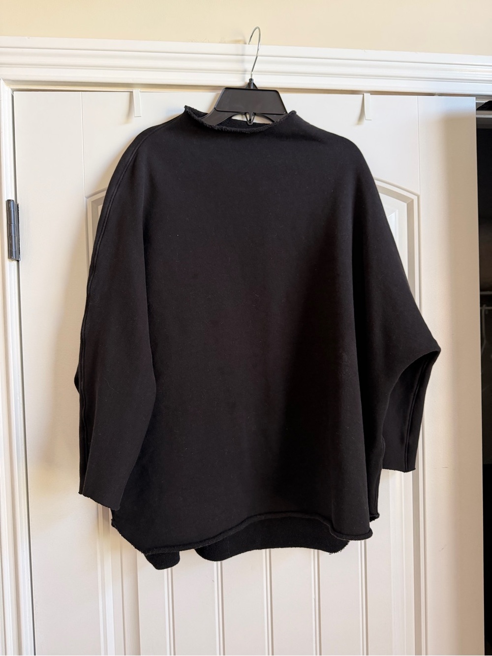 Frank & Eileen Black Oversized Drop-Shoulder Sweatshirt - Picture 2 of 3